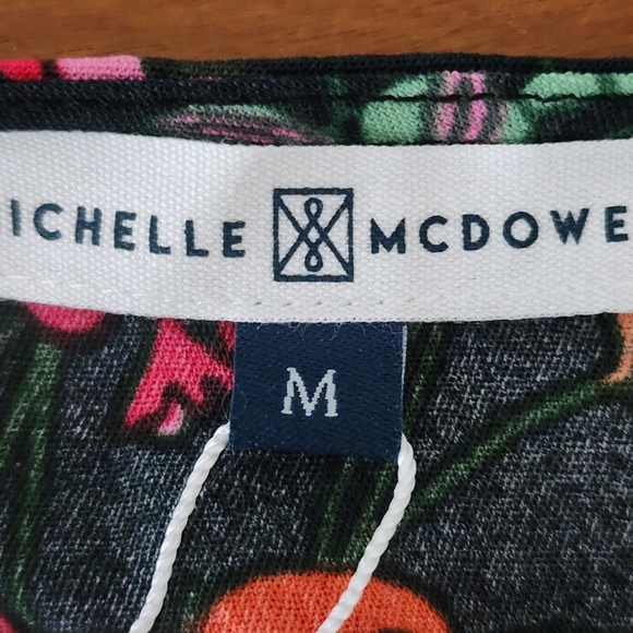 Michelle McDowell Jamie Vintage Petals Floral V Neck NWT Top Size Medium - Picture 7 of 10